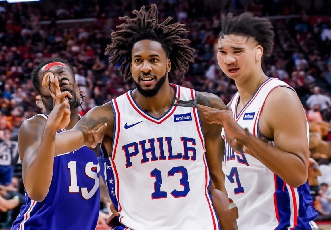 马克西54分创生涯新高！76人终结八连败，雄鹿防守失效，保罗·乔治21分助队取胜｜NBA常规赛76人胜雄鹿